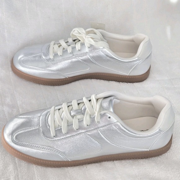 No Boundaries Women's Sneakers Silver Low Top Lace Up‎ Athletic Sporty Size 11 - Picture 3 of 8